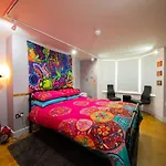Funky Home By The Pier, 3 Bedrooms, Sleeps 10